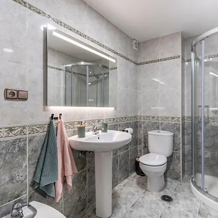 Amplio, Nuevo Y 100% Accesible // Center Apartment *
